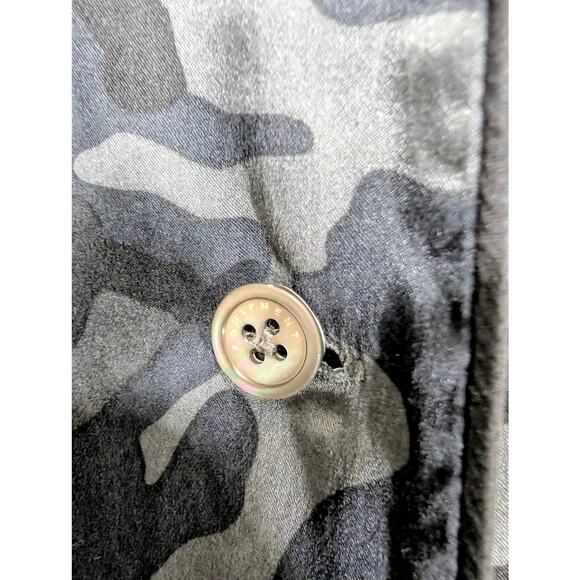 Equipment Femme Silk Camo Button Down Shirt Gray Black XS - Picture 3 of 8